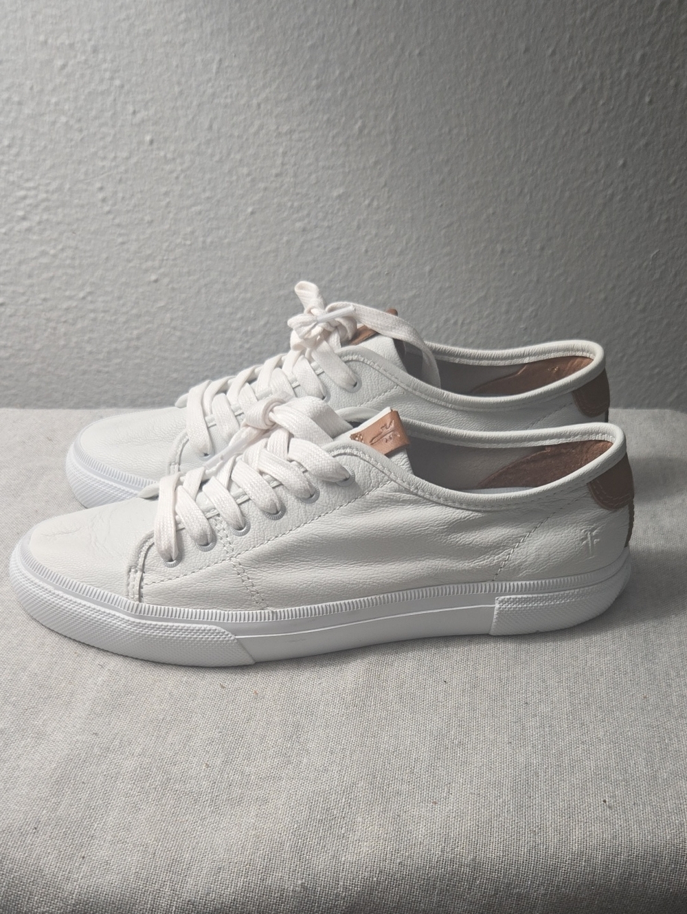 FRYE,White Leather Low-Top Sneakers with Tan Accents, NEW, SIZE6.5